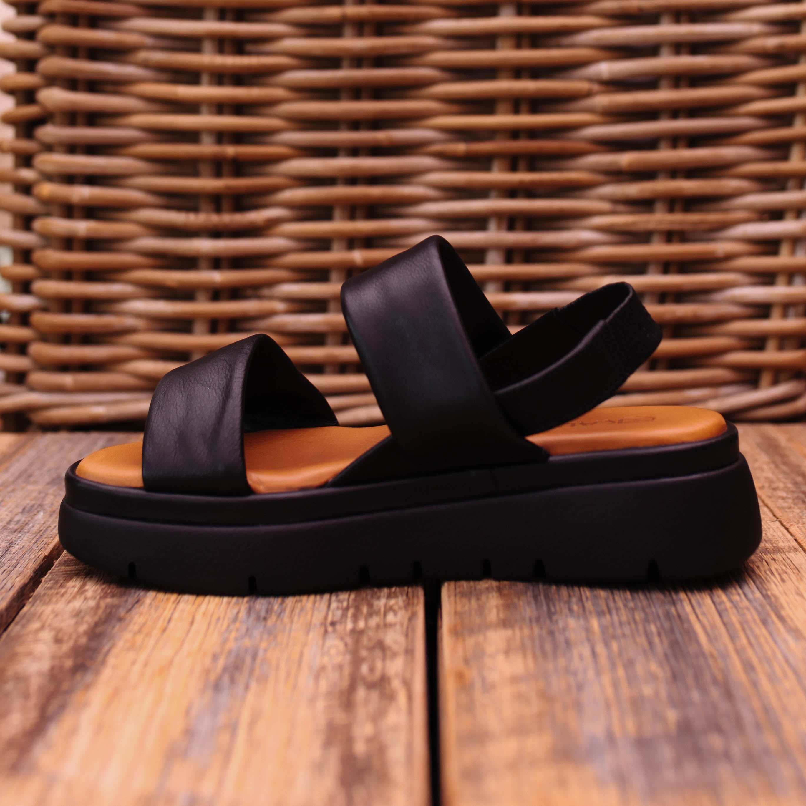 Black platform chunky sandal slides early fall | PINK DESERT – Pink Desert